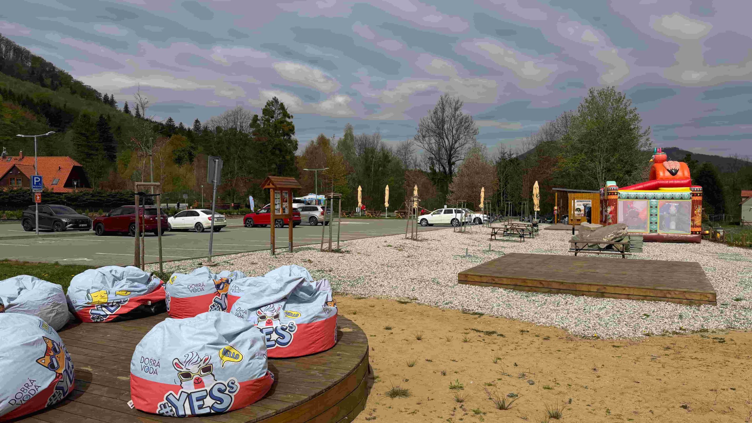 Další pohled na parkoviště P1 BoboPark